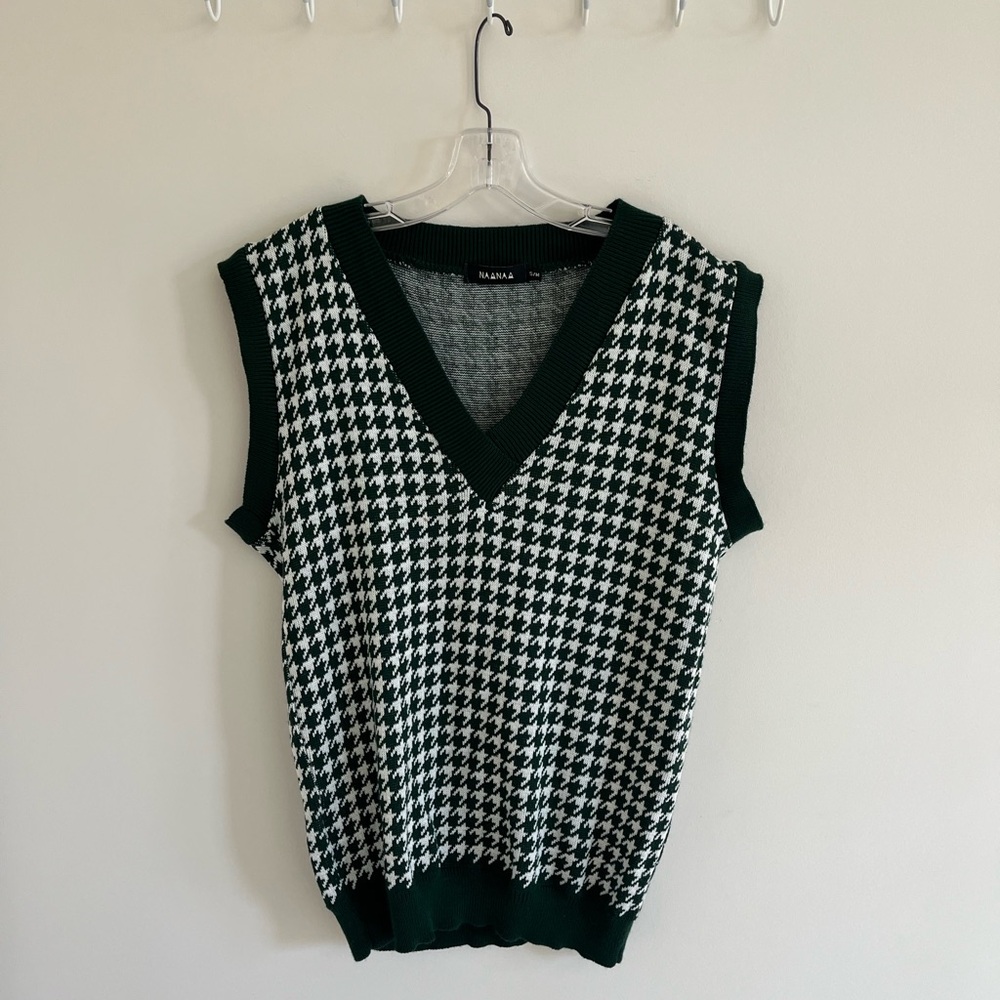 Oversized Green and White Houndstooth Vest